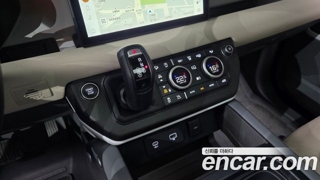 Land Rover Defender 90 D250 SE
