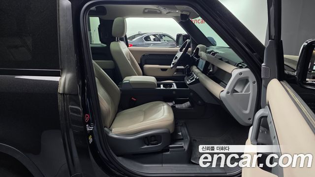 Land Rover Defender 90 D250 SE