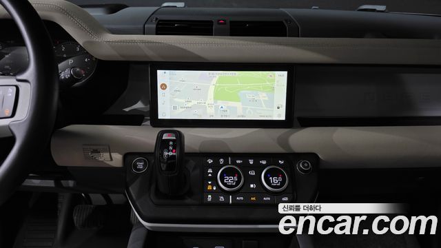 Land Rover Defender 90 D250 SE