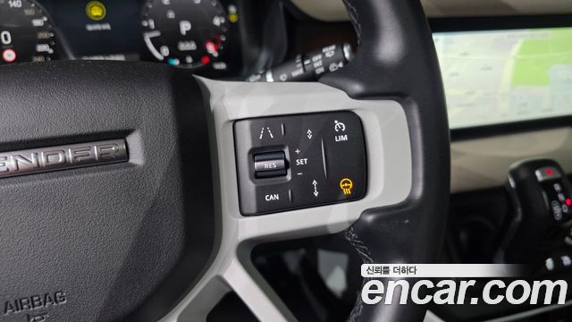 Land Rover Defender 90 D250 SE