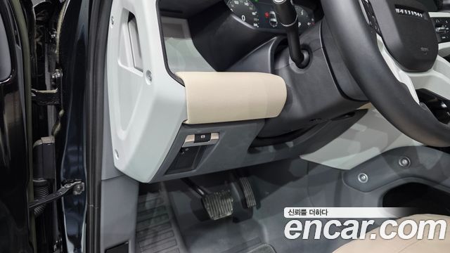 Land Rover Defender 90 D250 SE