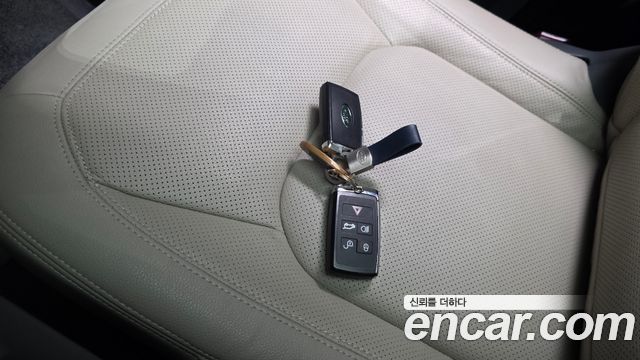 Land Rover Defender 90 D250 SE