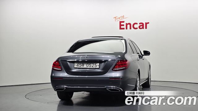 Mercedes-Benz E-Class E220d Exclusive