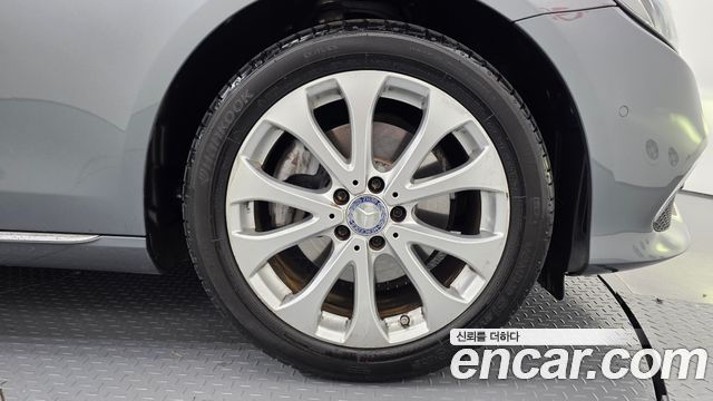Mercedes-Benz E-Class E220d Exclusive