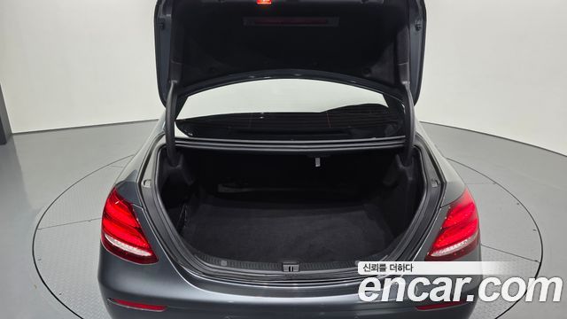 Mercedes-Benz E-Class E220d Exclusive