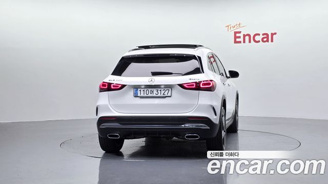 Mercedes-Benz GLA-Class GLA250 4MATIC