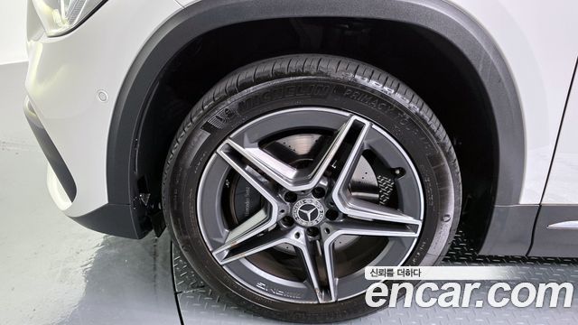 Mercedes-Benz GLA-Class GLA250 4MATIC