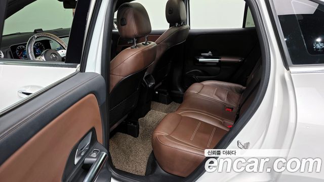 Mercedes-Benz GLA-Class GLA250 4MATIC