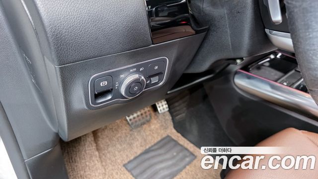 Mercedes-Benz GLA-Class GLA250 4MATIC