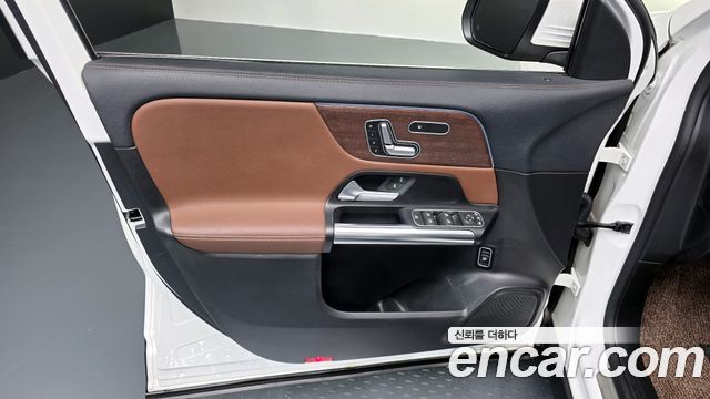Mercedes-Benz GLA-Class GLA250 4MATIC