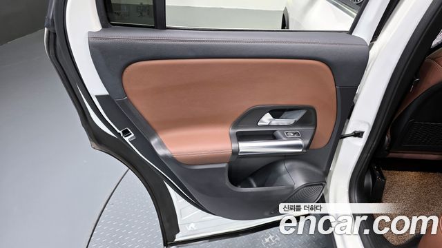 Mercedes-Benz GLA-Class GLA250 4MATIC