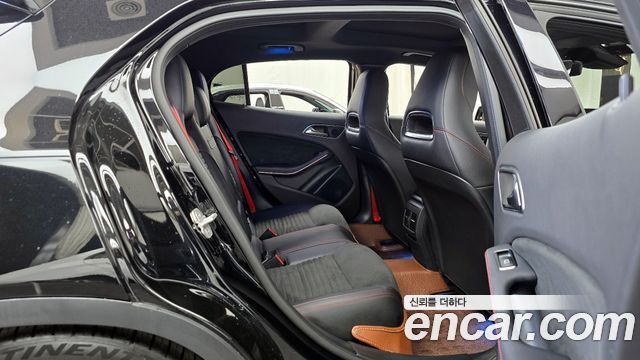 Mercedes-Benz GLA-Class GLA45 AMG 4MATIC