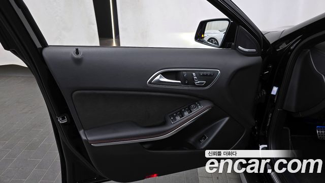 Mercedes-Benz GLA-Class GLA45 AMG 4MATIC
