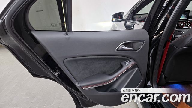 Mercedes-Benz GLA-Class GLA45 AMG 4MATIC