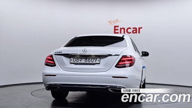 Mercedes-Benz E-Class E200 Avantgarde