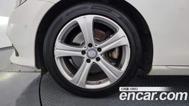 Mercedes-Benz E-Class E200 Avantgarde