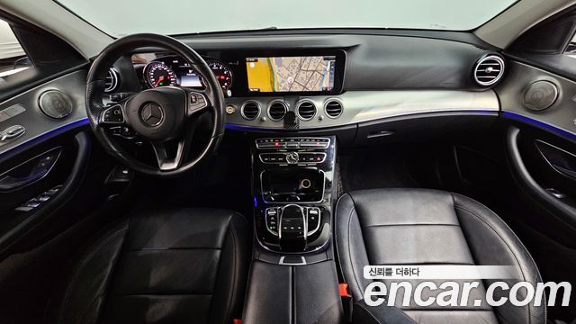Mercedes-Benz E-Class E200 Avantgarde