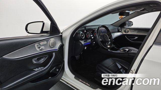 Mercedes-Benz E-Class E200 Avantgarde