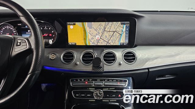 Mercedes-Benz E-Class E200 Avantgarde