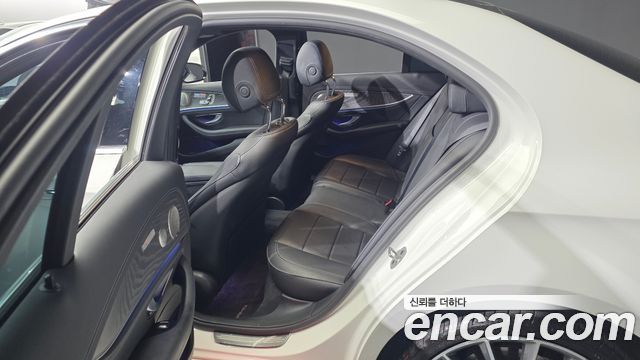 Mercedes-Benz E-Class E350 4MATIC AMG Line