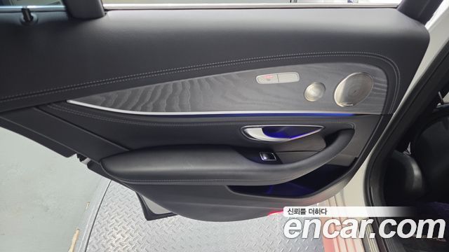Mercedes-Benz E-Class E350 4MATIC AMG Line