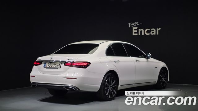 Mercedes-Benz E-Class E300e 4MATIC Exclusive