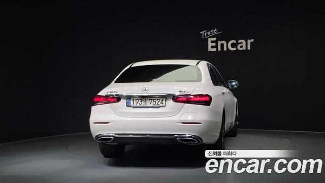 Mercedes-Benz E-Class E300e 4MATIC Exclusive