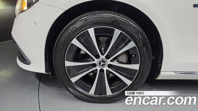 Mercedes-Benz E-Class E300e 4MATIC Exclusive
