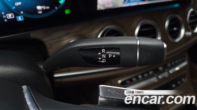 Mercedes-Benz E-Class E300e 4MATIC Exclusive
