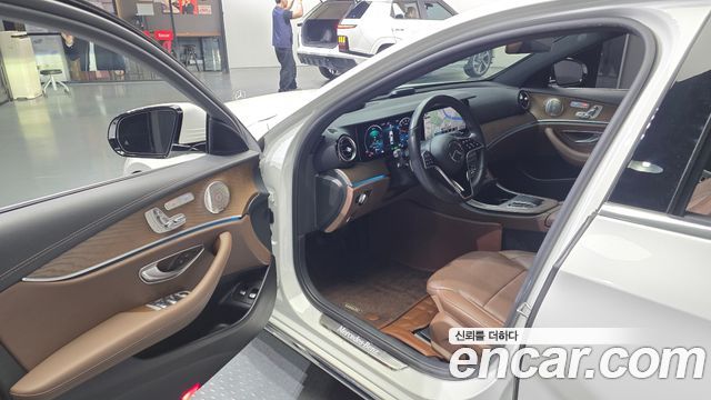 Mercedes-Benz E-Class E300e 4MATIC Exclusive