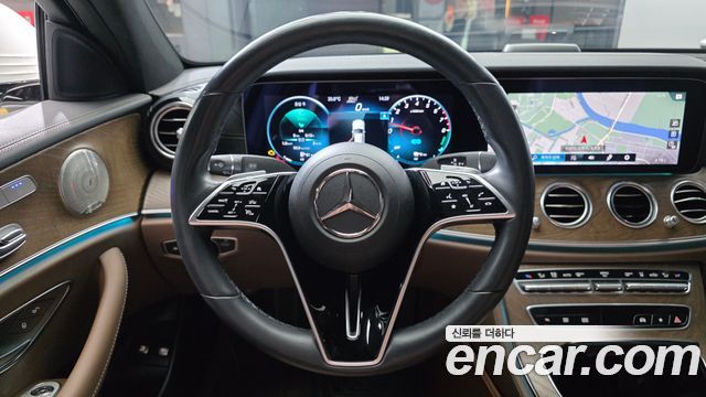 Mercedes-Benz E-Class E300e 4MATIC Exclusive