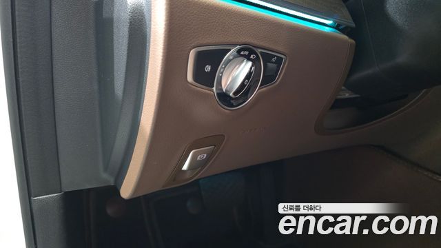 Mercedes-Benz E-Class E300e 4MATIC Exclusive