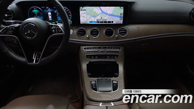 Mercedes-Benz E-Class E300e 4MATIC Exclusive