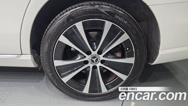 Mercedes-Benz E-Class E300e 4MATIC Exclusive