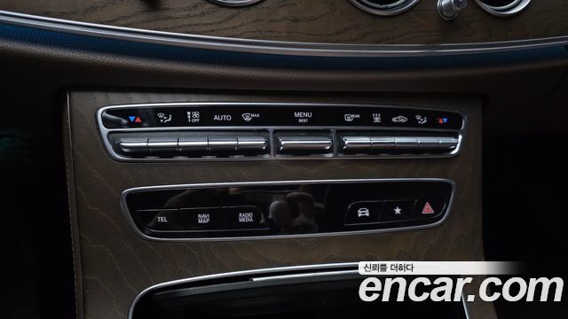 Mercedes-Benz E-Class E300e 4MATIC Exclusive