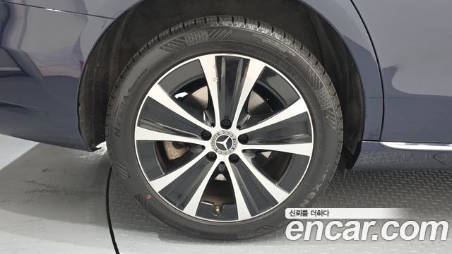 Mercedes-Benz E-Class E300e 4MATIC Exclusive