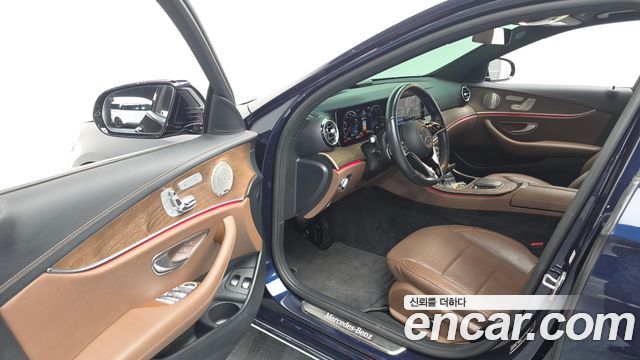 Mercedes-Benz E-Class E300e 4MATIC Exclusive