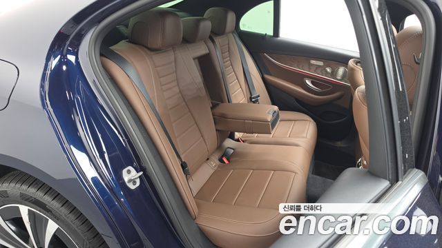 Mercedes-Benz E-Class E300e 4MATIC Exclusive