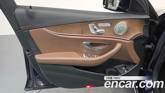 Mercedes-Benz E-Class E300e 4MATIC Exclusive