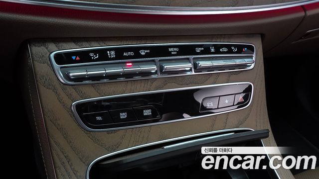 Mercedes-Benz E-Class E300e 4MATIC Exclusive