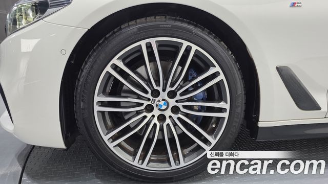 BMW 5-Series 530i M Sport Package Plus