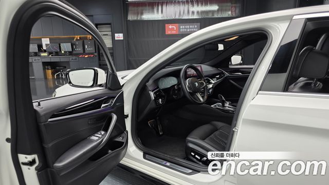 BMW 5-Series 530i M Sport Package Plus