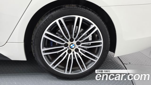 BMW 5-Series 530i M Sport Package Plus