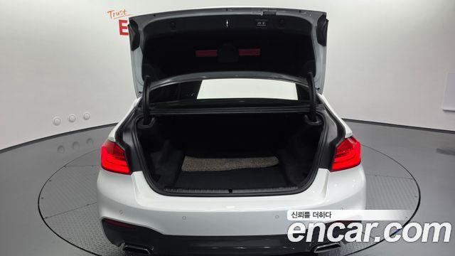 BMW 5-Series 530i M Sport Package Plus