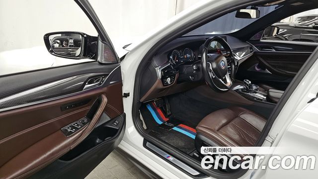 BMW 5-Series 530i M Sport Package Plus