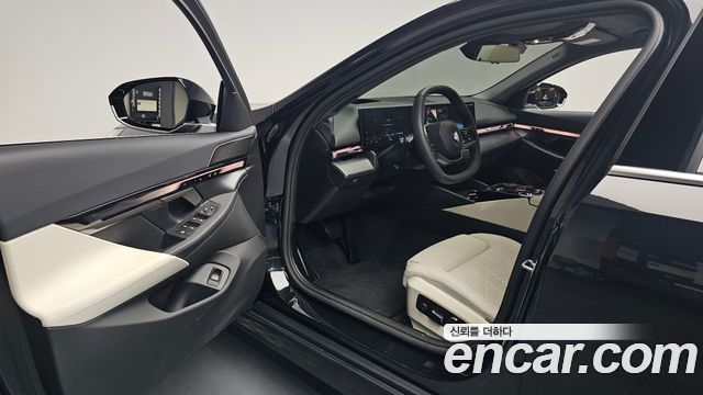 BMW 5-Series 520i