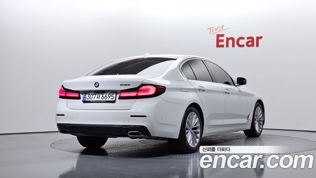 BMW 5-Series 530i Luxury