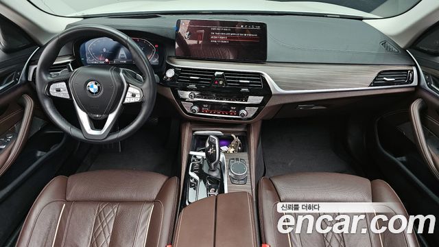 BMW 5-Series 530i Luxury