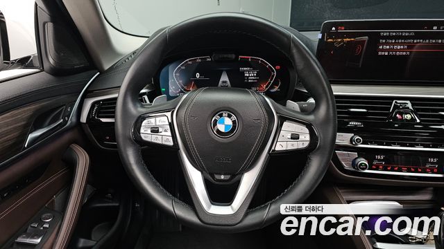 BMW 5-Series 530i Luxury