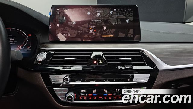 BMW 5-Series 530i Luxury